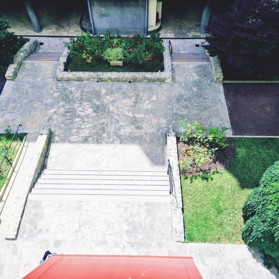 Double Bed Room Homestay Shared Accommodation Paris Exterior foto