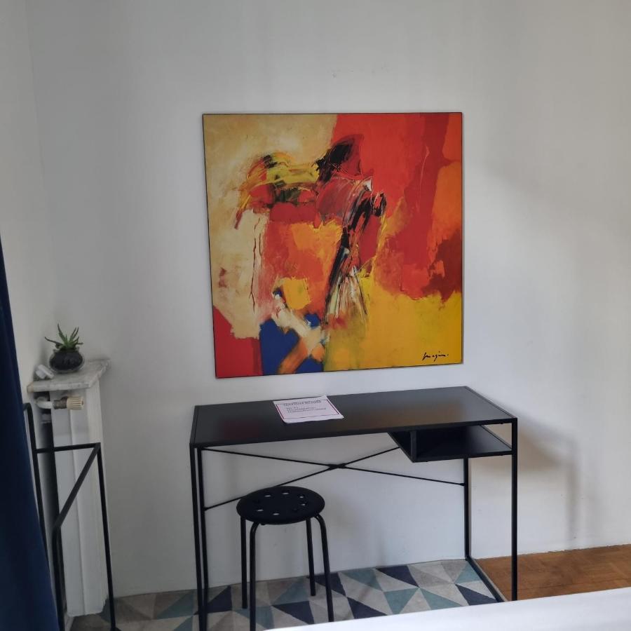 Double Bed Room Homestay Shared Accommodation Paris Exterior foto